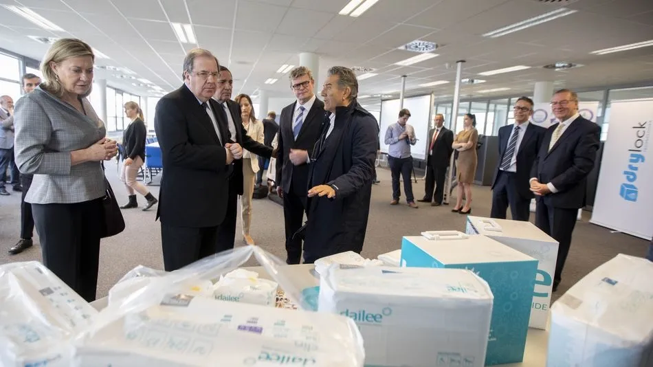 Visita de Herrera a la sede de la multinacional Drylock en Zele, Bélgica