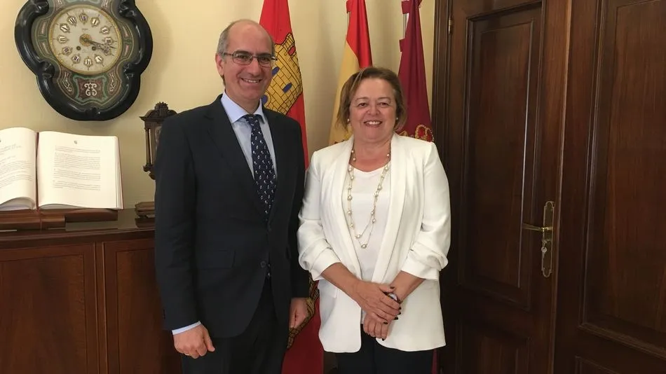 Javier Iglesias y Rosa Menéndez, presidenta del CSIC