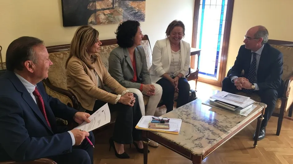 Foto 2 - Diputaci&oacute;n y CSIC estudian futuras iniciativas conjuntas que puedan favorecer al sector primario  