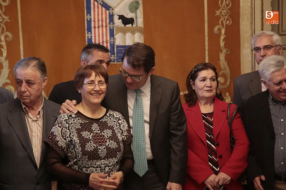 Foto 7 - Emotivo homenaje del Ayuntamiento a sus 28 funcionarios m&aacute;s veteranos