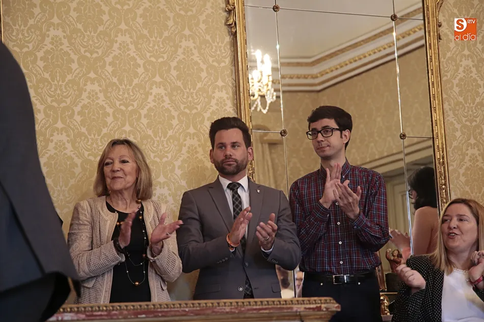 Foto 6 - Emotivo homenaje del Ayuntamiento a sus 28 funcionarios m&aacute;s veteranos