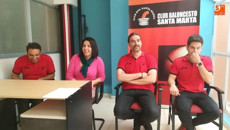 Foto 3 - El Ayuntamiento de Santa Marta mejora la sede del club de baloncesto en el pabell&oacute;n municipal