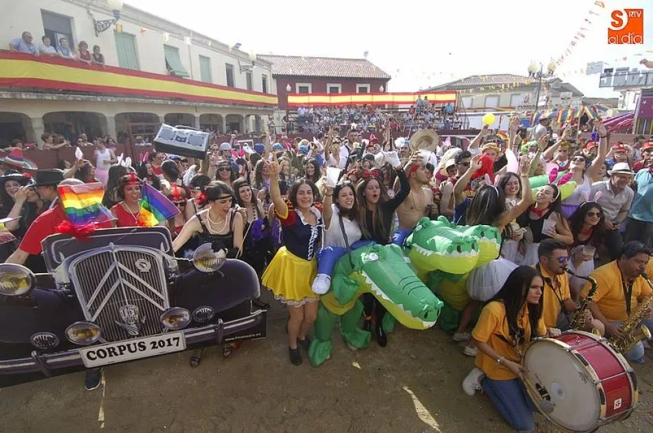 Numerosos jóvenes disfrutarán este año del Corpus en La Fuente de San Esteban/Foto: Adrián Martín