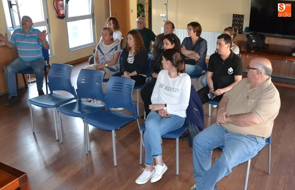 Comerciantes y hosteleros del área del Martes Chico protestan ahora por su cambio a julio  