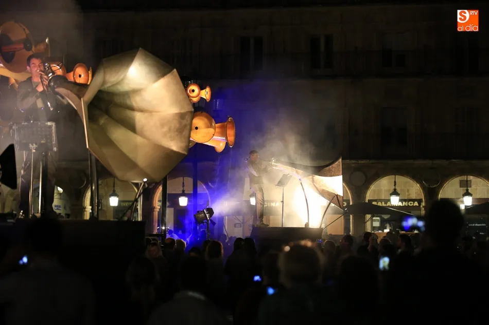 Foto 11 - &lsquo;Canto de Sirenas&rsquo; inaugura el F&Agrave;CYL con un espect&aacute;culo itinerante y vibrante &nbsp;  