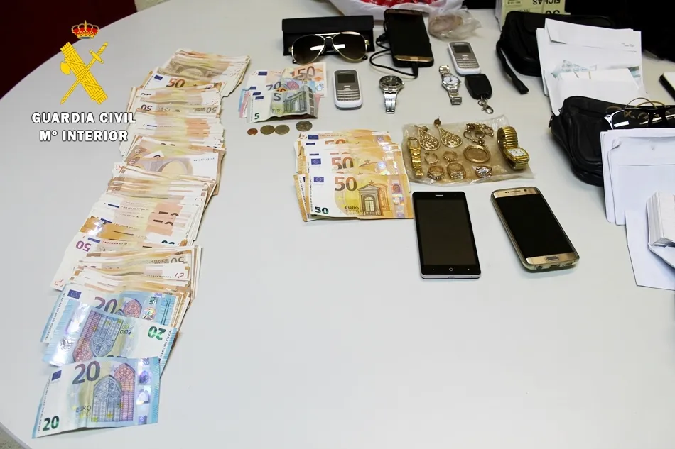 Foto 2 - Desmantelada una banda que estafaba y robaba a personas mayores en Salamanca