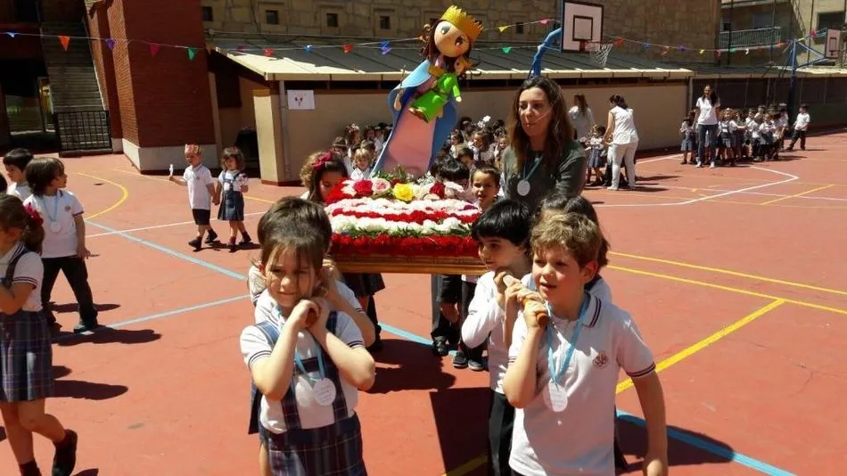 Foto 6 - Celebraciones en el colegio San Juan Bosco para honrar a Mar&iacute;a Auxiliadora&nbsp;