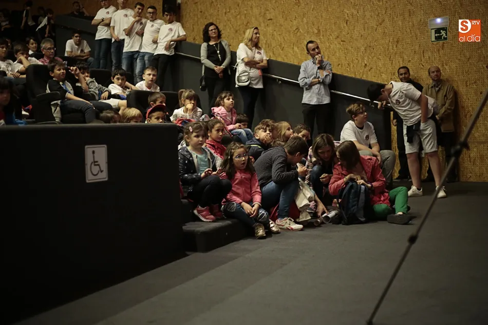 Foto 10 - Alumnos de diez centros educativos participan en una jornada de rob&oacute;tica
