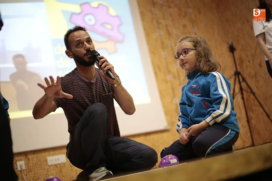 Foto 5 - Alumnos de diez centros educativos participan en una jornada de rob&oacute;tica