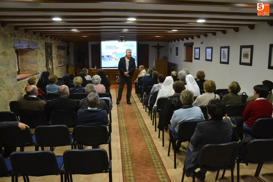 Foto 4 - El director de Cuidados Paliativos de Los Montalvos interviene en la celebraci&oacute;n de la Pascua del...
