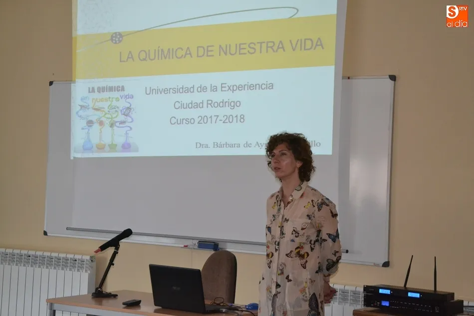 Foto 8 - Los alumnos de UniverCiudad descubren los or&iacute;genes de la Qu&iacute;mica  