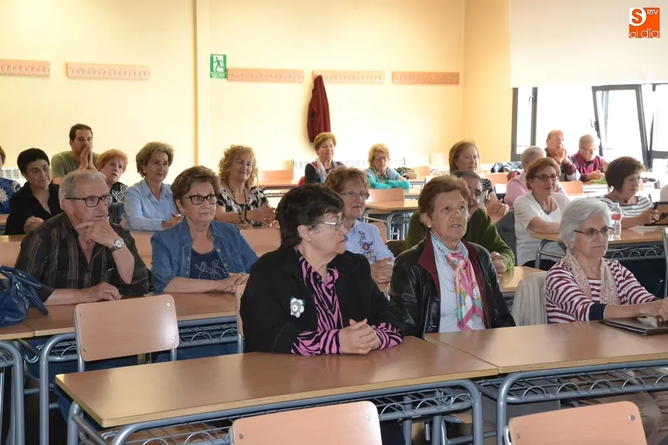 Foto 4 - Los alumnos de UniverCiudad descubren los or&iacute;genes de la Qu&iacute;mica  