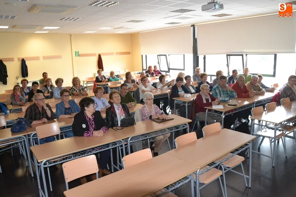 Foto 6 - Los alumnos de UniverCiudad descubren los or&iacute;genes de la Qu&iacute;mica  
