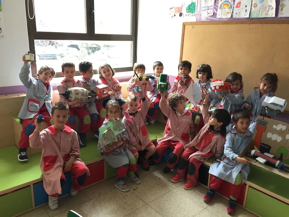 Foto 7 - Divertido acercamiento a los medios de transporte en el colegio Trinitarios