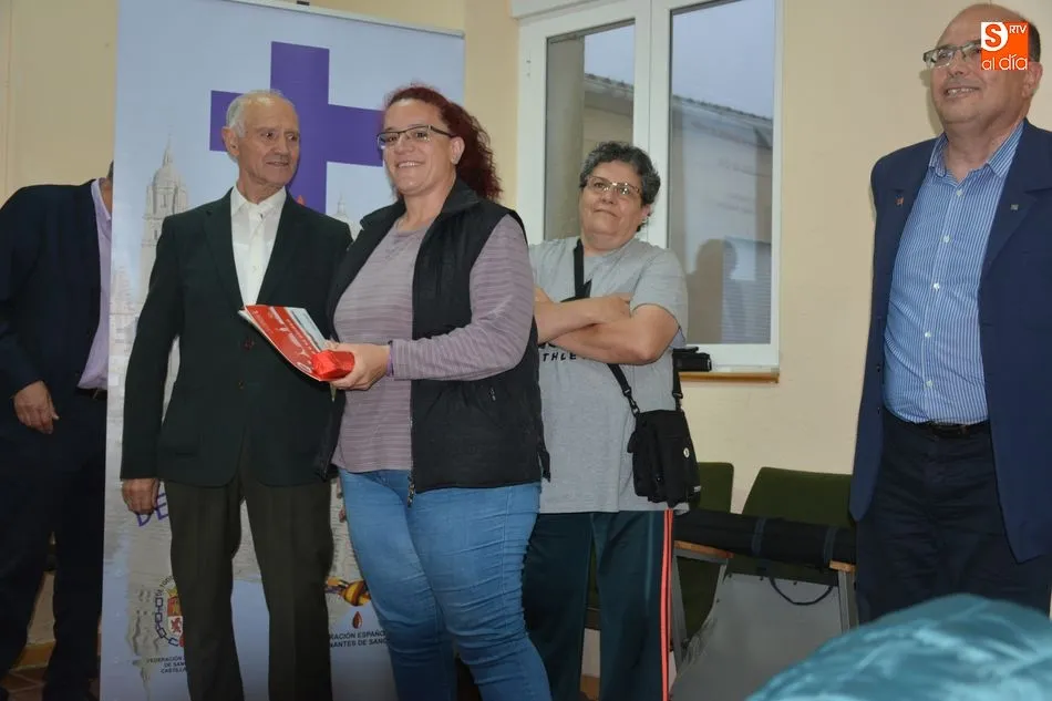 Foto 4 - La Hermandad entrega medallas y diplomas a donantes de sangre de la comarca del Abadengo