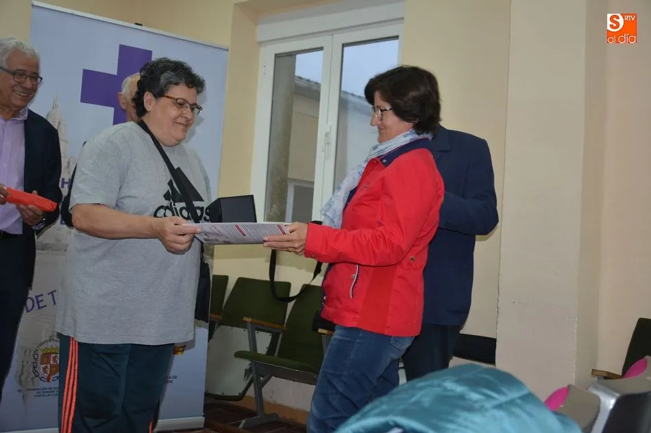 Foto 2 - La Hermandad entrega medallas y diplomas a donantes de sangre de la comarca del Abadengo