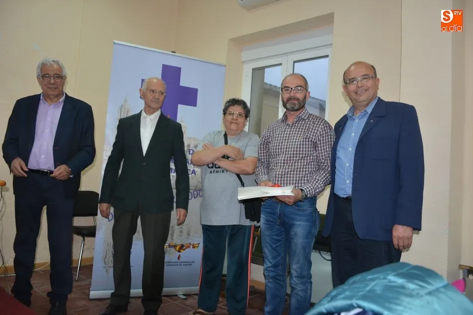Foto 5 - La Hermandad entrega medallas y diplomas a donantes de sangre de la comarca del Abadengo