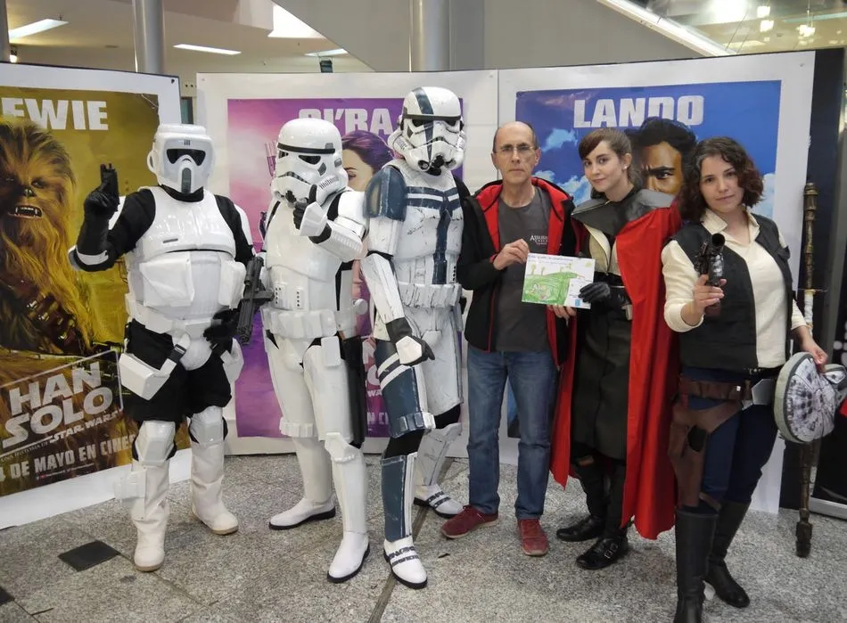 Foto 8 - El D&iacute;a del Orgullo&nbsp; Friki llega al Centro Comercial El Tormes vestido de solidaridad con Pyfano