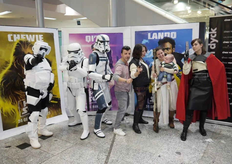 Foto 5 - El D&iacute;a del Orgullo&nbsp; Friki llega al Centro Comercial El Tormes vestido de solidaridad con Pyfano