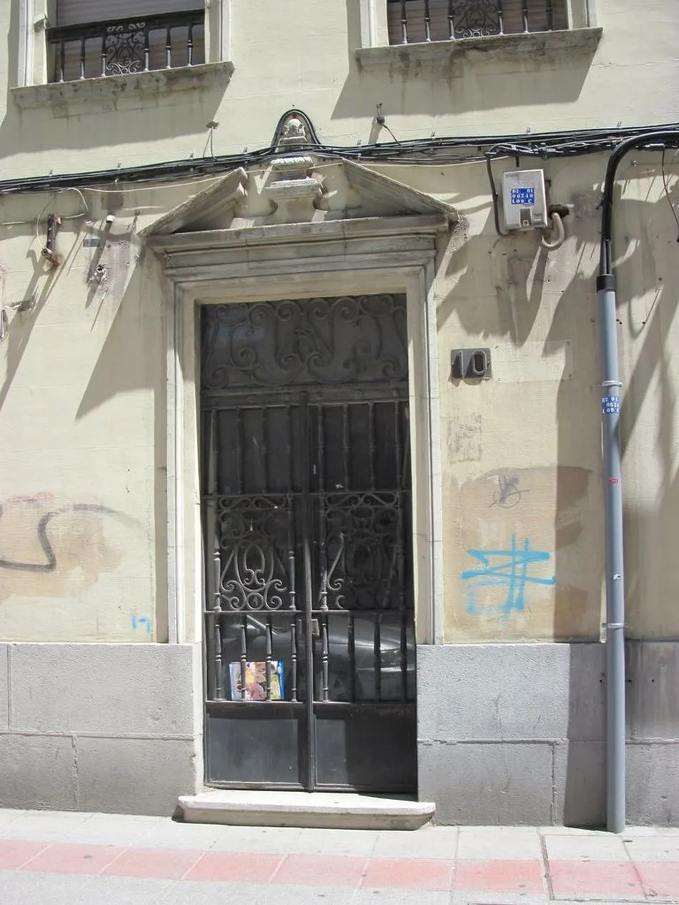Foto 5 - Proponen protecci&oacute;n para un inmueble hist&oacute;rico de la calle Van Dyck