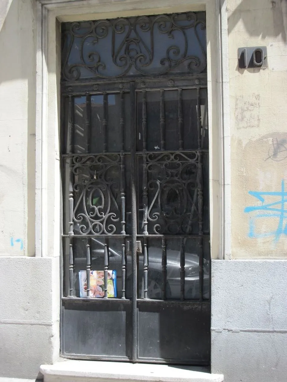 Foto 2 - Proponen protecci&oacute;n para un inmueble hist&oacute;rico de la calle Van Dyck