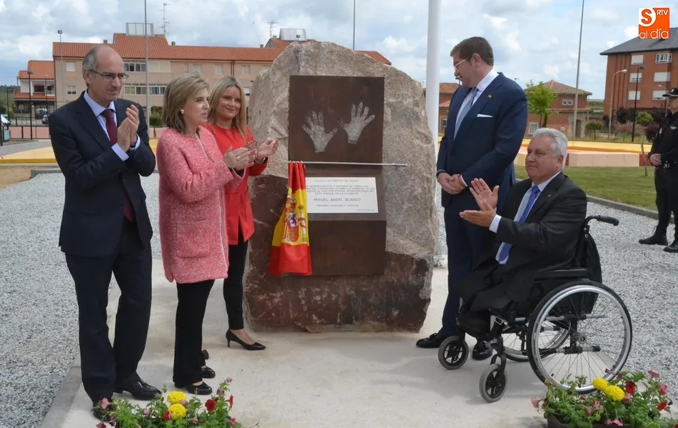 Fuentes de Oñoro homenajea a las víctimas de ETA exigiendo memoria, dignidad y justicia  
