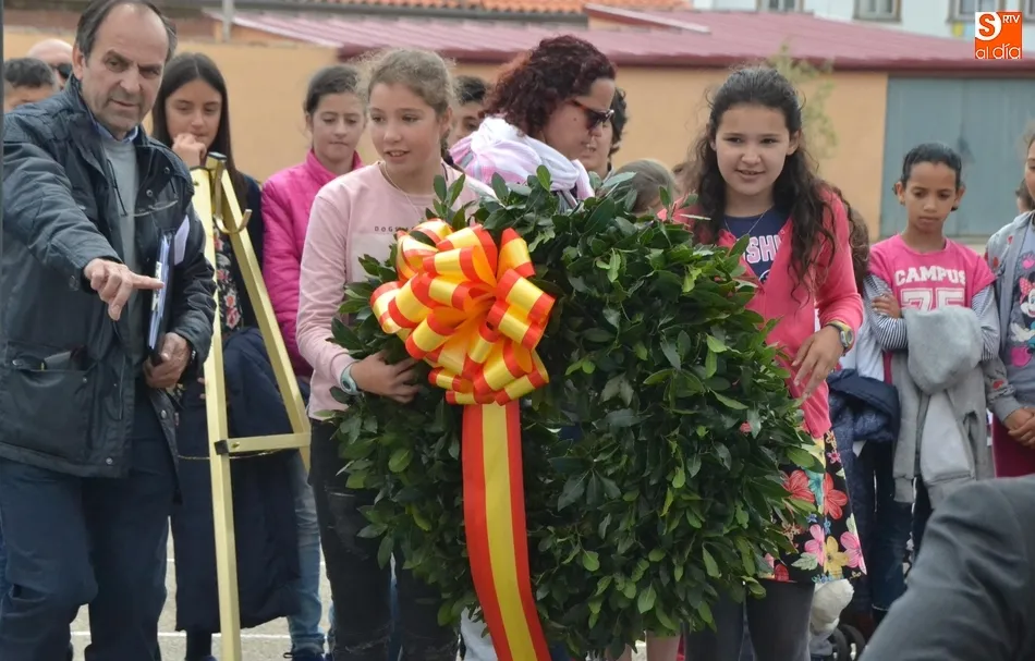 Foto 9 - Fuentes de O&ntilde;oro homenajea a las v&iacute;ctimas de ETA exigiendo memoria, dignidad y justicia  