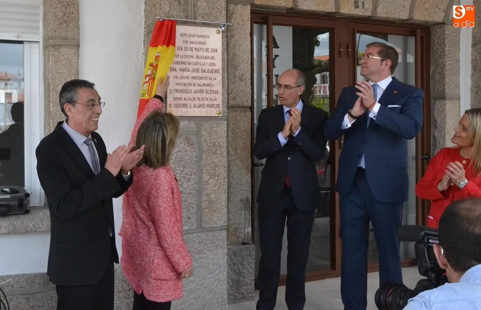 Reivindicativa inauguración de la nueva Casa Consistorial de Fuentes de Oñoro  