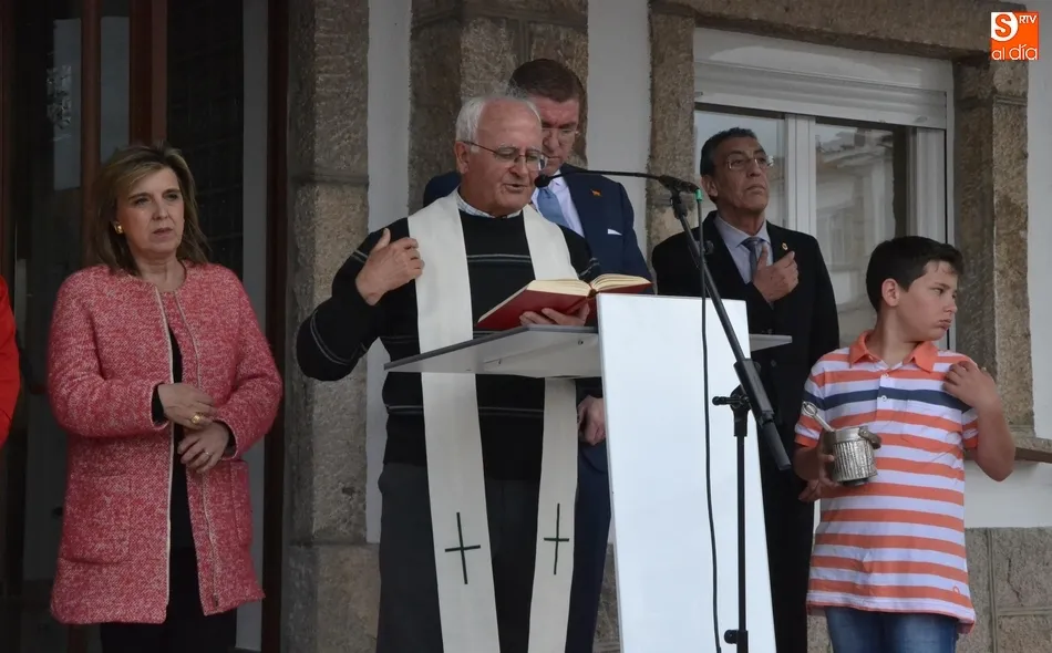Foto 7 - Reivindicativa inauguraci&oacute;n de la nueva Casa Consistorial de Fuentes de O&ntilde;oro  