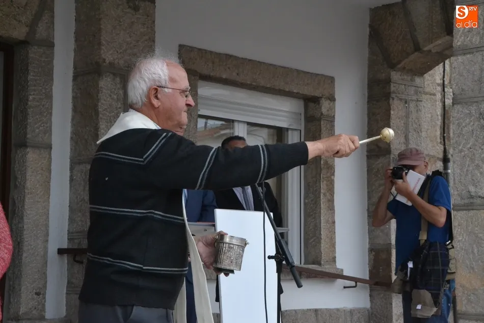 Foto 5 - Reivindicativa inauguraci&oacute;n de la nueva Casa Consistorial de Fuentes de O&ntilde;oro  