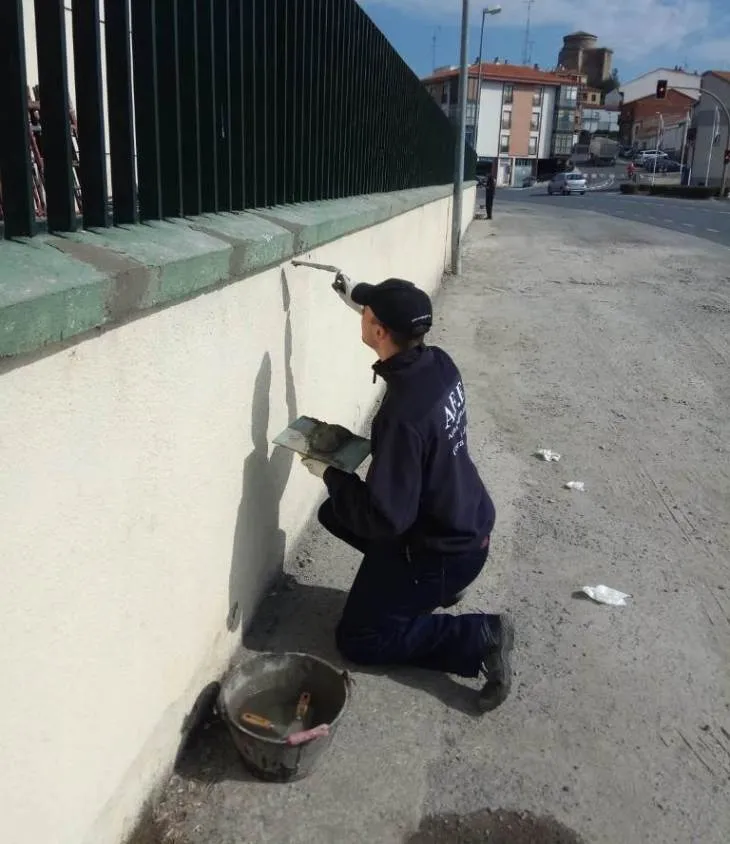 Foto 4 - Seis j&oacute;venes inician su formaci&oacute;n en operaciones auxiliares de pintura industrial y...