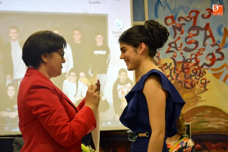 Foto 7 - Mucha emoci&oacute;n y alegr&iacute;a en la fiesta de Graduaci&oacute;n de Bachilleres en el IES Tierras de Abadengo  