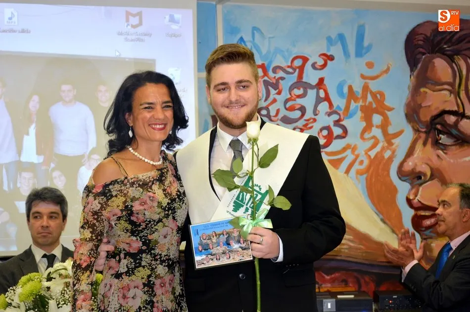 Foto 4 - Mucha emoci&oacute;n y alegr&iacute;a en la fiesta de Graduaci&oacute;n de Bachilleres en el IES Tierras de Abadengo  