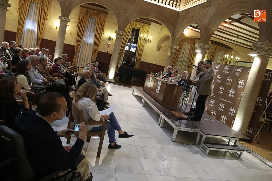 Foto 6 - Andr&eacute;s S&aacute;nchez presenta &lsquo;La memoria de las abejas&rsquo; en el Casino de Salamanca