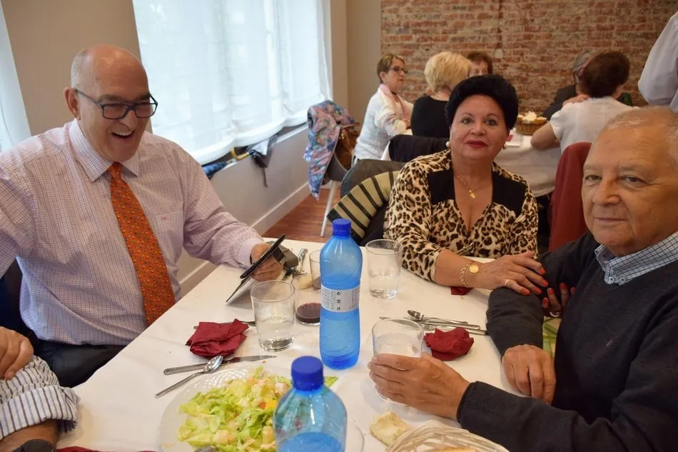 Foto 6 - La Asociaci&oacute;n de Alumnos de la Universidad de la Experiencia despide el curso con una comida  