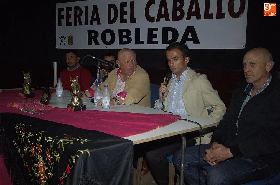 Un momento de la mesa coloquio en Robleda/Foto: Adrián Martín