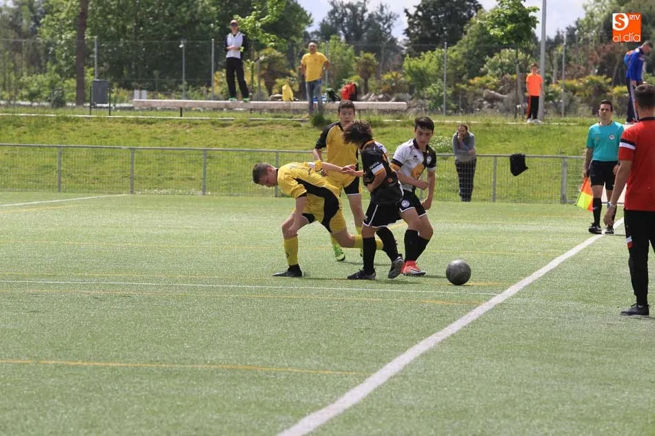 Foto 11 - Doble triunfo de Unionistas en Infantil y Cadete y victoria del Santa Marta en el Regional Benjam&iacute;n