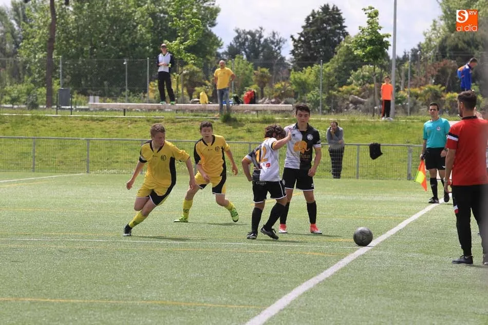 Foto 8 - Doble triunfo de Unionistas en Infantil y Cadete y victoria del Santa Marta en el Regional Benjam&iacute;n