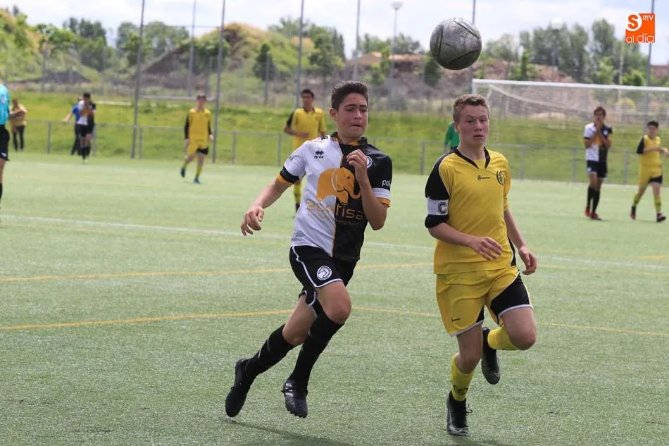 Foto 6 - Doble triunfo de Unionistas en Infantil y Cadete y victoria del Santa Marta en el Regional Benjam&iacute;n