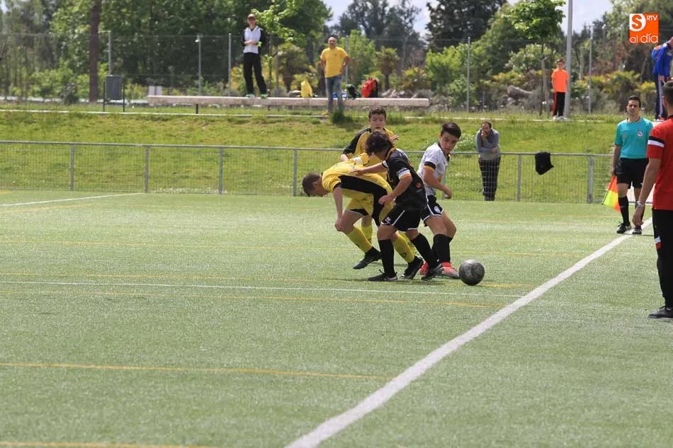 Foto 5 - Doble triunfo de Unionistas en Infantil y Cadete y victoria del Santa Marta en el Regional Benjam&iacute;n