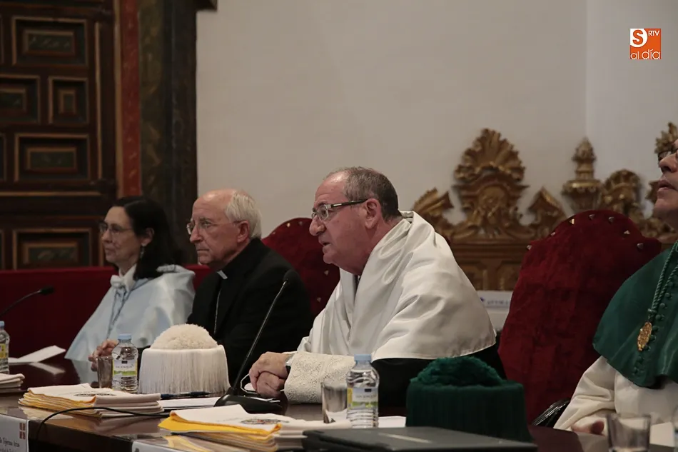 Foto 6 - Alumnos de Enfermer&iacute;a y Teolog&iacute;a de la Pontificia celebran su ceremonia de graduaci&oacute;n  