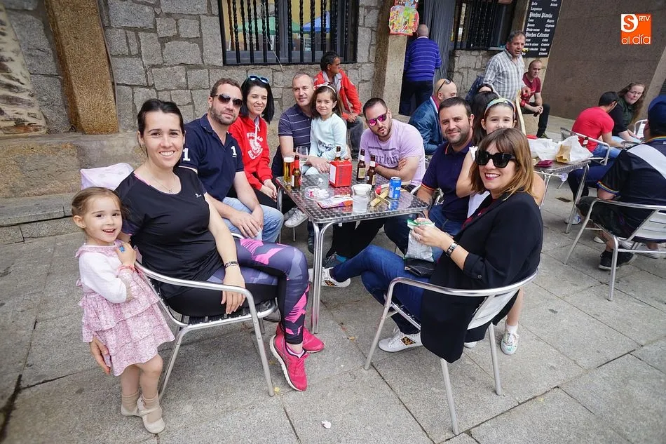 Foto 10 - La gastronom&iacute;a llena de animaci&oacute;n las calles de Sotoserrano