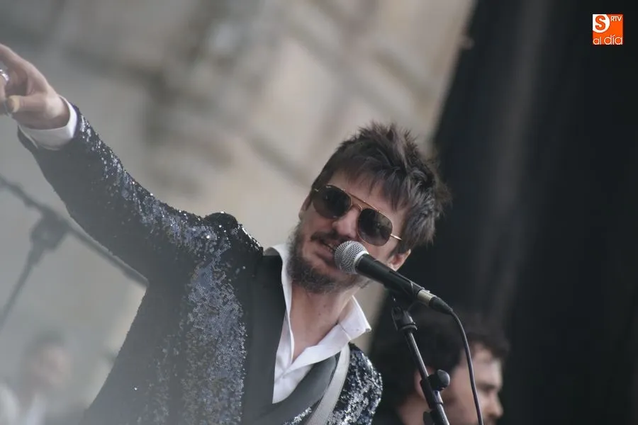 Un momento del concierto de Coque Malla en la Plaza Anaya / Foto: Alejandro López