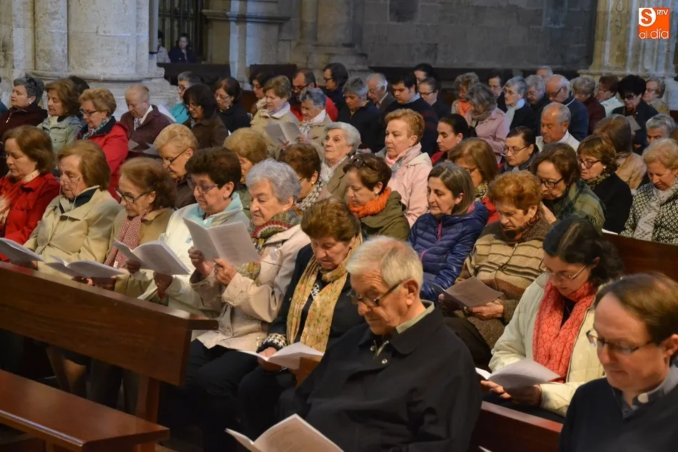 Buena asistencia de fieles un año más al tradicional Rosario de la Aurora  