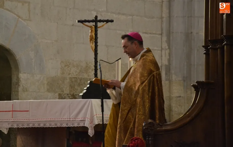 Foto 2 - Buena asistencia de fieles un a&ntilde;o m&aacute;s al tradicional Rosario de la Aurora  