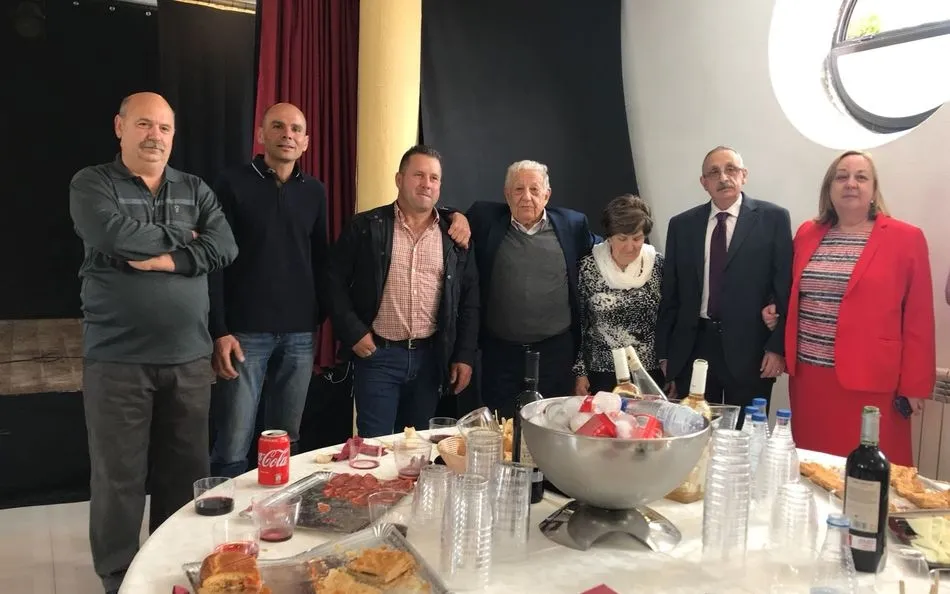 Foto 4 - Emotiva despedida al m&eacute;dico Paulino Fern&aacute;ndez Navarro  