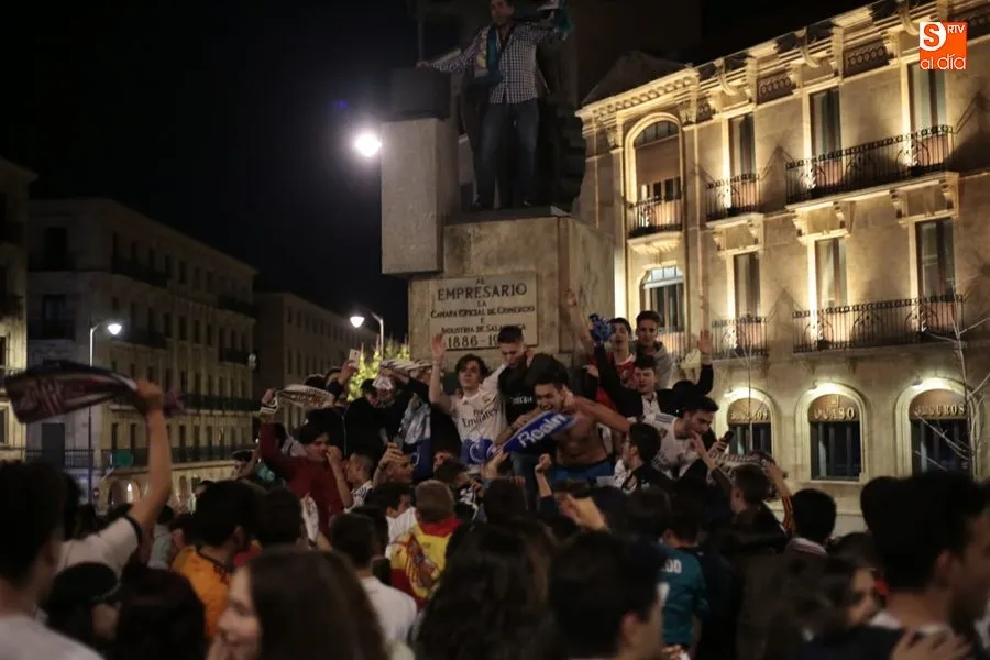 Foto 5 - Los aficionados salmantinos del Real Madrid siguen la decimotercera con intensidad