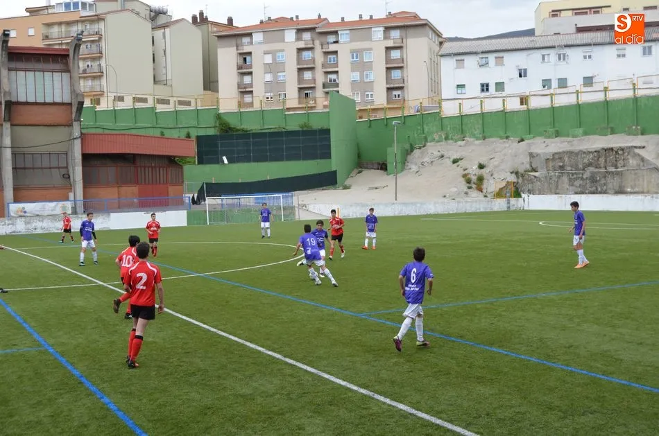 Foto 6 - Jornada de f&uacute;tbol para recordar al jugador del B&eacute;jar Industrial &lsquo;Dani&rsquo;  