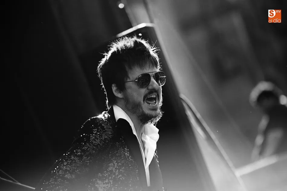 Foto 10 - Salamanca recibe el concierto m&aacute;s art&iacute;stico, estil&iacute;stico y sentimental de Coque Malla  