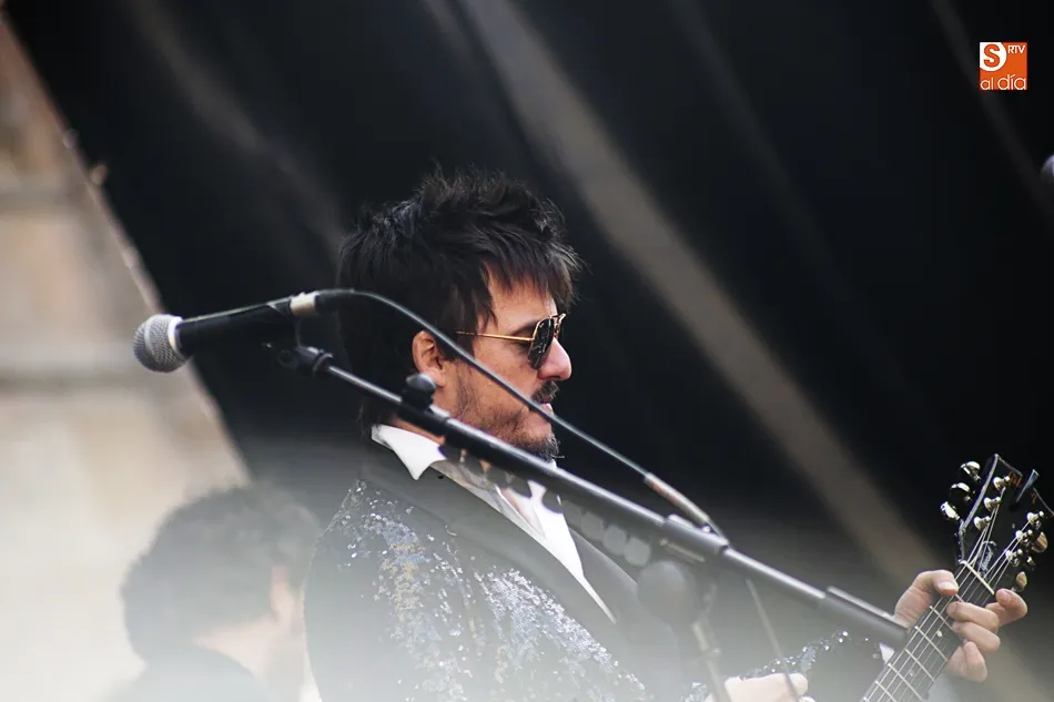 Foto 9 - Salamanca recibe el concierto m&aacute;s art&iacute;stico, estil&iacute;stico y sentimental de Coque Malla  